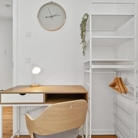 شقة Zwei Fuer Bis Zu 8 Personen Zentral, Modern, Mit Terrasse & Balkon بيليفيلد