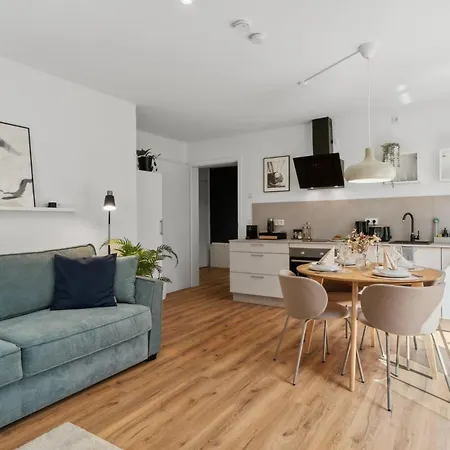 Zwei Fuer Bis Zu 8 Personen Zentral, Modern, Mit Terrasse & Balkon شقة