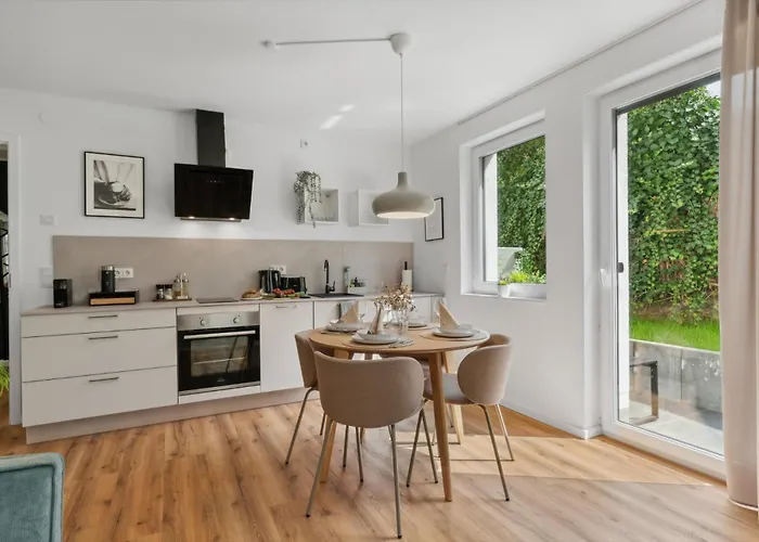 Lejlighed Zwei Fuer Bis Zu 8 Personen Zentral, Modern, Mit Terrasse & Balkon *