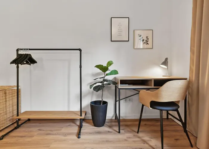 Zwei Fuer Bis Zu 8 Personen Zentral, Modern, Mit Terrasse & Balkon *