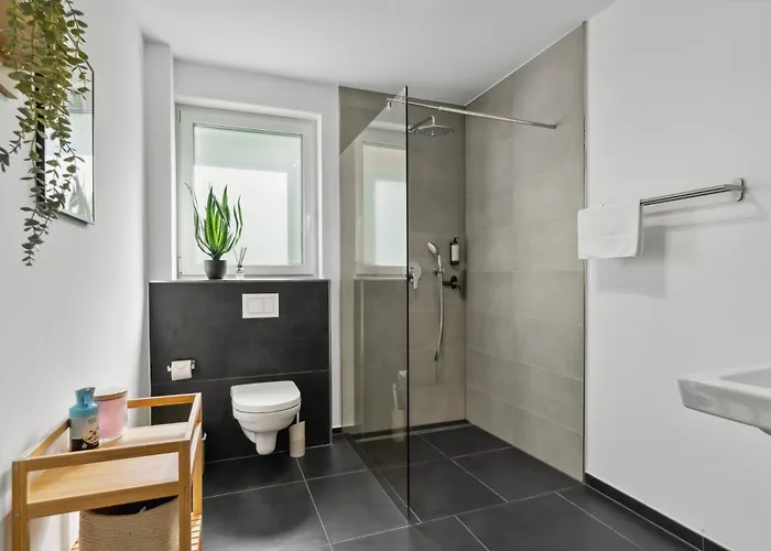 Zwei Fuer Bis Zu 8 Personen Zentral, Modern, Mit Terrasse & Balkon * Bielefeld