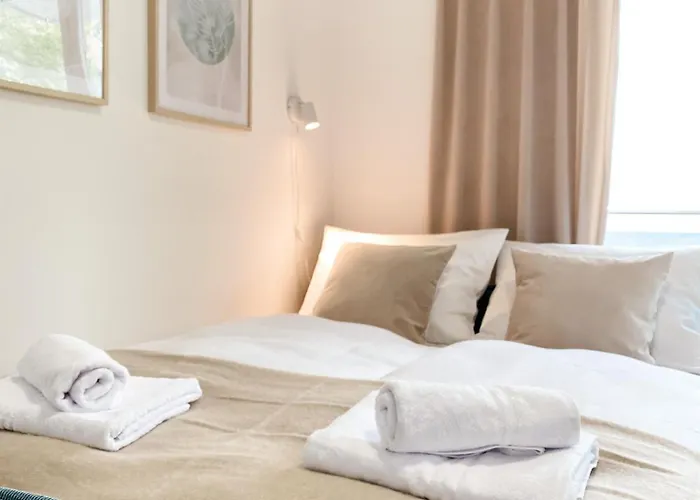 Lejlighed Zwei Fuer Bis Zu 8 Personen Zentral, Modern, Mit Terrasse & Balkon