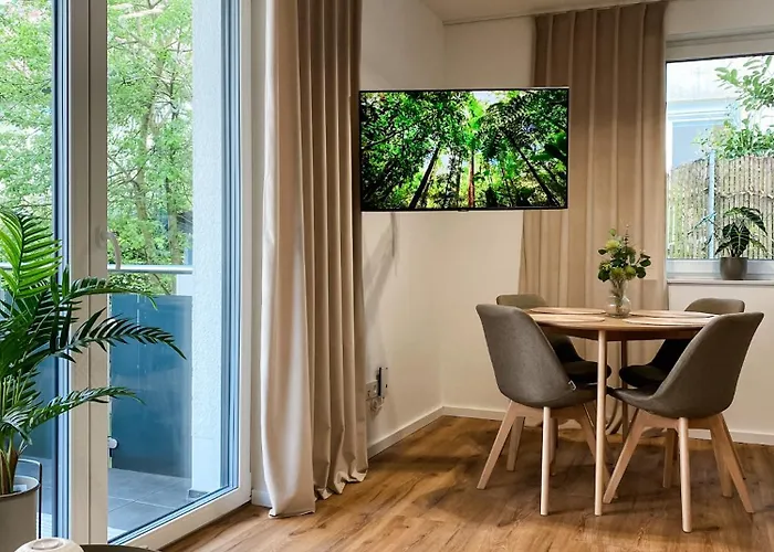 Lejlighed Zwei Fuer Bis Zu 8 Personen Zentral, Modern, Mit Terrasse & Balkon *